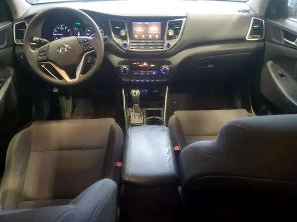KM8J3CA45JU666291 2018 HYUNDAI TUCSON - Image 8