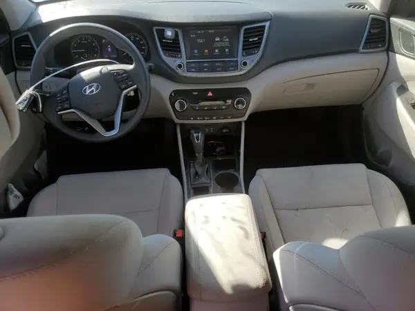 KM8J3CA45JU670096 2018 HYUNDAI TUCSON - Image 8