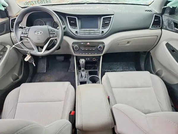 KM8J3CA45JU670440 2018 HYUNDAI TUCSON - Image 8