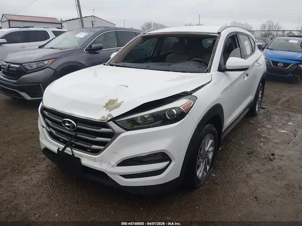 KM8J3CA45JU675007 2018 HYUNDAI TUCSON - Image 2