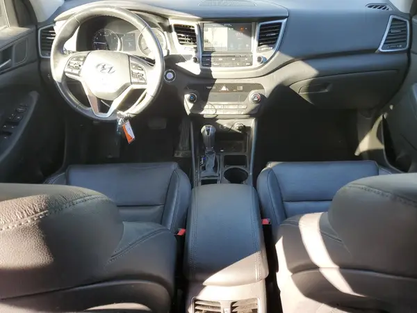 KM8J3CA45JU675640 2018 HYUNDAI TUCSON - Image 8