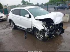 KM8J3CA45JU676626 2018 HYUNDAI TUCSON