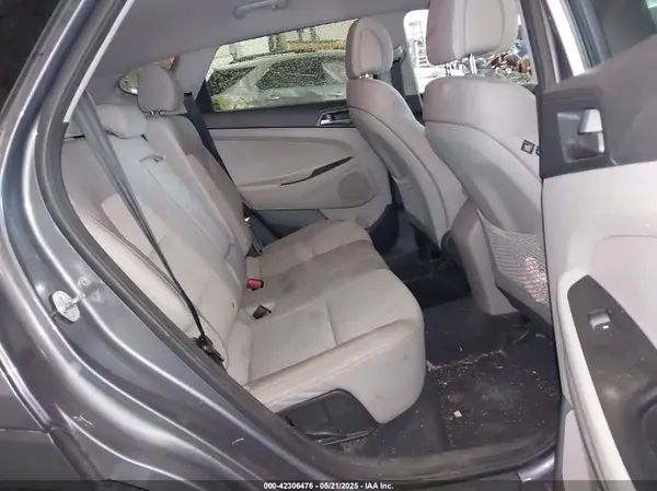 KM8J3CA45JU681289 2018 HYUNDAI TUCSON - Image 8