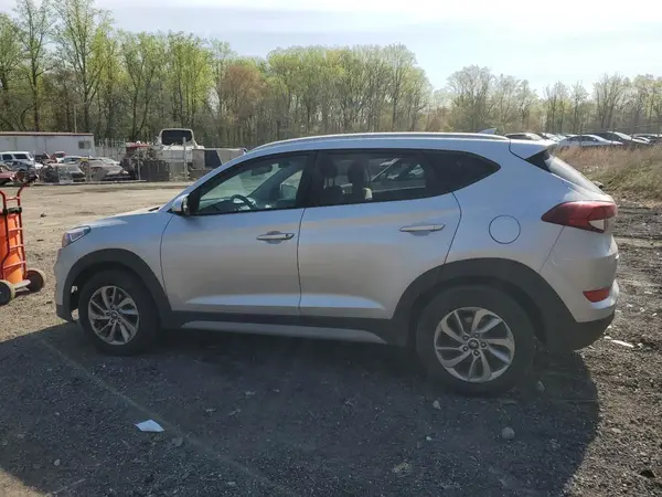 KM8J3CA45JU698464 2018 HYUNDAI TUCSON - Image 2