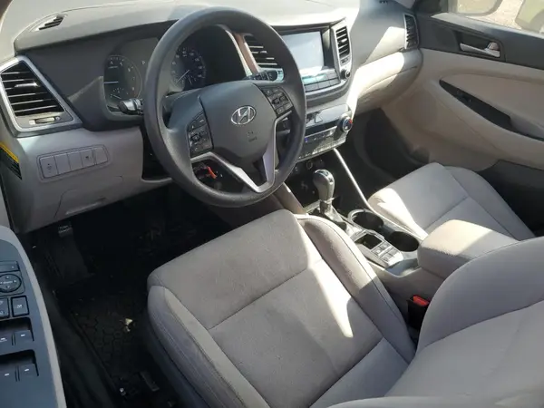 KM8J3CA45JU698464 2018 HYUNDAI TUCSON - Image 8