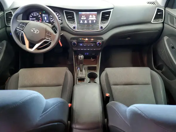 KM8J3CA45JU700262 2018 HYUNDAI TUCSON - Image 8