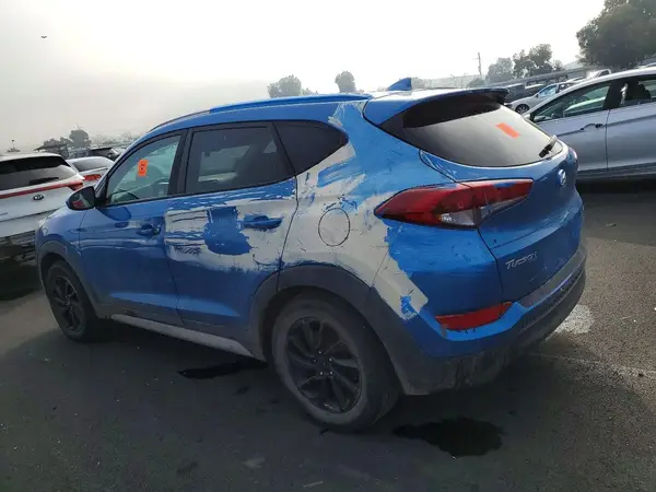 KM8J3CA45JU705106 2018 HYUNDAI TUCSON - Image 2