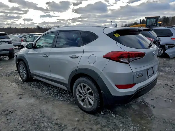 KM8J3CA45JU706823 2018 HYUNDAI TUCSON - Image 2