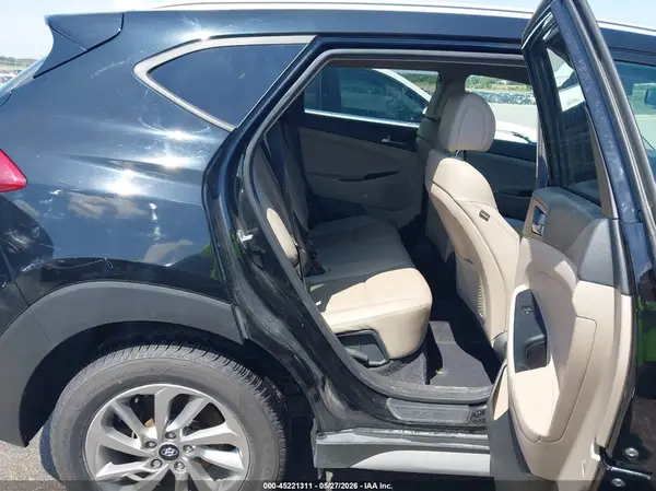 KM8J3CA45JU709138 2018 HYUNDAI TUCSON - Image 8
