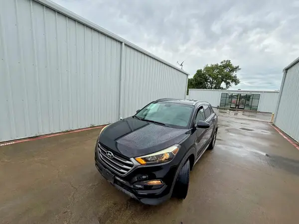 KM8J3CA45JU713741 2018 HYUNDAI TUCSON - Image 2