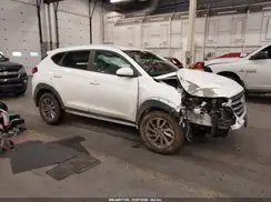 KM8J3CA45JU713867 2018 HYUNDAI TUCSON