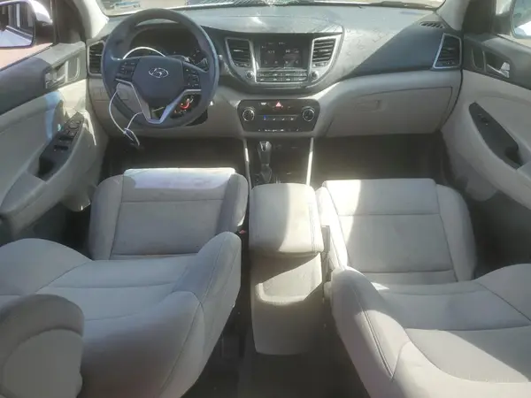 KM8J3CA45JU713903 2018 HYUNDAI TUCSON - Image 8