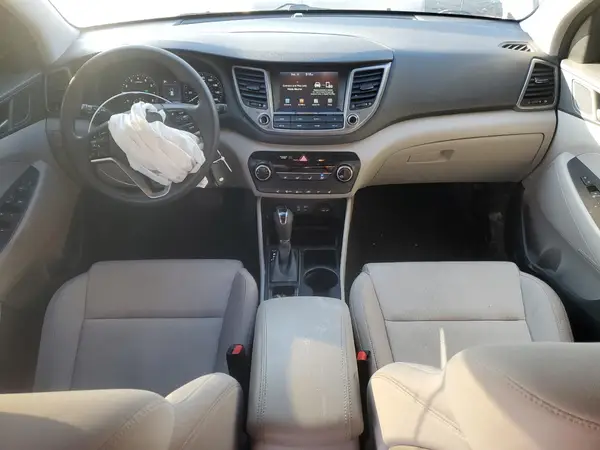 KM8J3CA45JU714887 2018 HYUNDAI TUCSON - Image 8