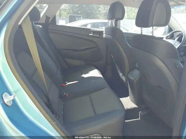 KM8J3CA45JU717790 2018 HYUNDAI TUCSON - Image 8
