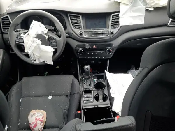 KM8J3CA45JU717966 2018 HYUNDAI TUCSON - Image 8