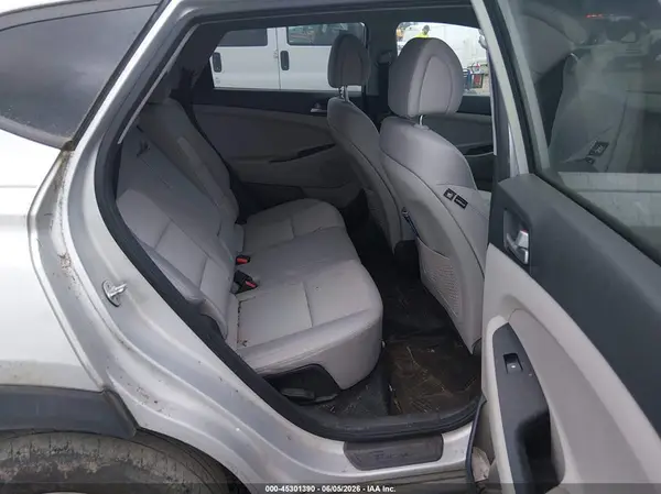 KM8J3CA45JU719684 2018 HYUNDAI TUCSON - Image 8