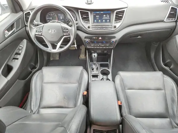 KM8J3CA45JU727879 2018 HYUNDAI TUCSON - Image 8