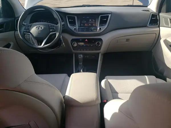 KM8J3CA45JU730457 2018 HYUNDAI TUCSON - Image 8