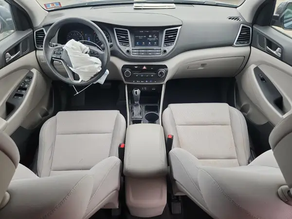 KM8J3CA45JU730488 2018 HYUNDAI TUCSON - Image 8