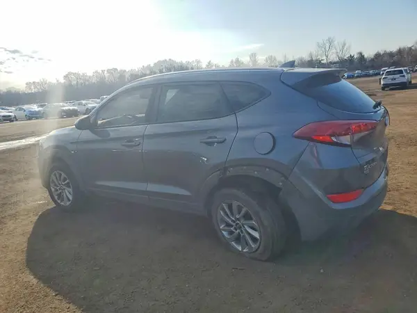 KM8J3CA45JU731494 2018 HYUNDAI TUCSON - Image 2