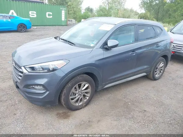 KM8J3CA45JU731673 2018 HYUNDAI TUCSON - Image 2
