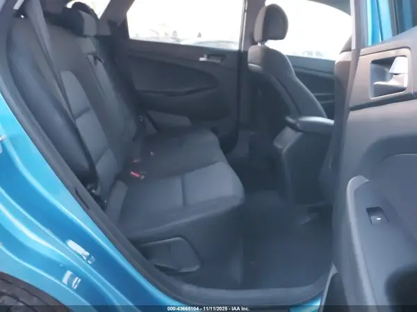 KM8J3CA45JU732404 2018 HYUNDAI TUCSON - Image 8