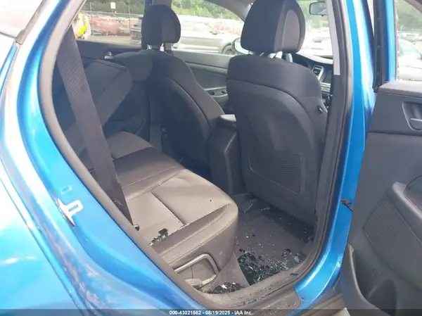 KM8J3CA45JU733634 2018 HYUNDAI TUCSON - Image 8