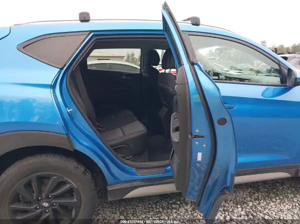 KM8J3CA45JU736257 2018 HYUNDAI TUCSON - Image 8
