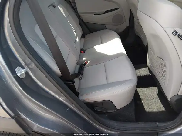 KM8J3CA45JU741796 2018 HYUNDAI TUCSON - Image 8