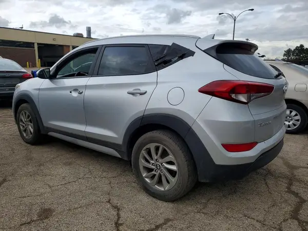 KM8J3CA45JU743905 2018 HYUNDAI TUCSON - Image 2