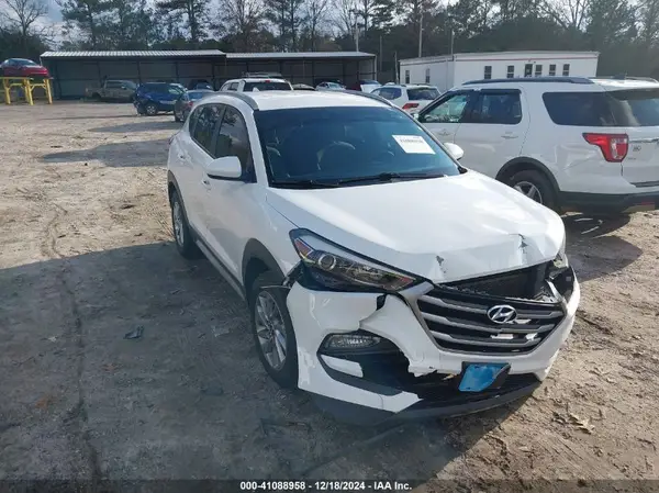 KM8J3CA45JU744682 2018 HYUNDAI TUCSON - Image 1