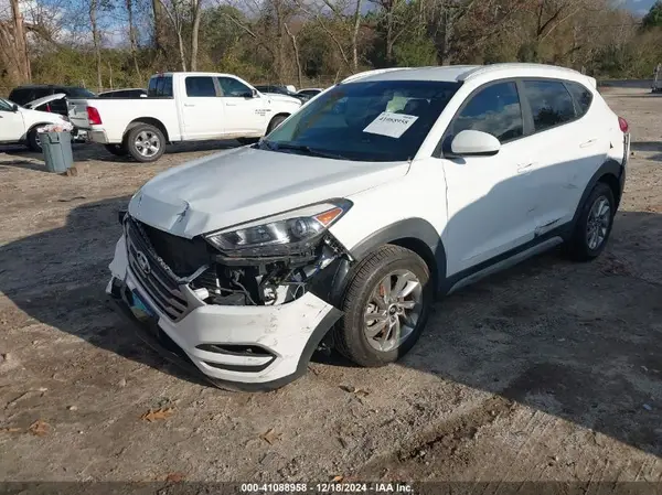 KM8J3CA45JU744682 2018 HYUNDAI TUCSON - Image 2