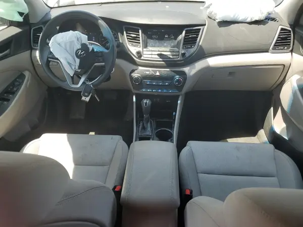 KM8J3CA45JU753737 2018 HYUNDAI TUCSON - Image 8