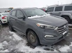 KM8J3CA45JU754919 2018 HYUNDAI TUCSON
