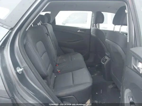 KM8J3CA45JU754919 2018 HYUNDAI TUCSON - Image 8
