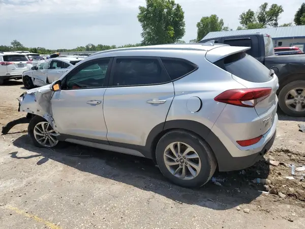 KM8J3CA45JU758310 2018 HYUNDAI TUCSON - Image 2