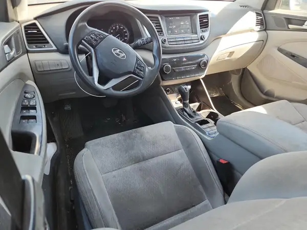 KM8J3CA45JU759635 2018 HYUNDAI TUCSON - Image 8