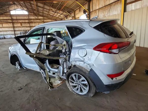 KM8J3CA45JU762292 2018 HYUNDAI TUCSON - Image 2