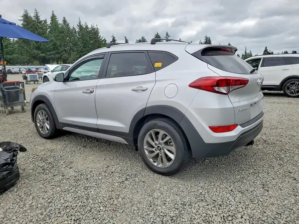KM8J3CA45JU773311 2018 HYUNDAI TUCSON - Image 2