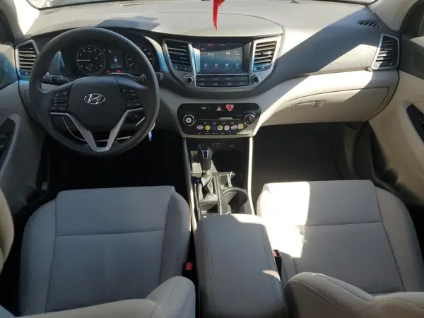 KM8J3CA45JU773342 2018 HYUNDAI TUCSON - Image 8