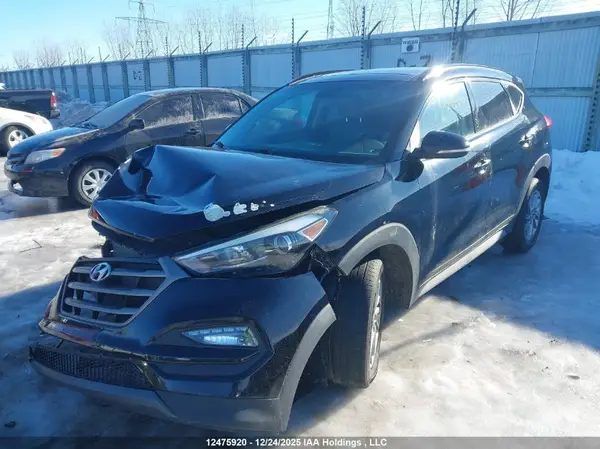 KM8J3CA45JU775057 2018 HYUNDAI TUCSON - Image 2