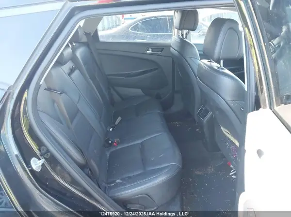 KM8J3CA45JU775057 2018 HYUNDAI TUCSON - Image 8