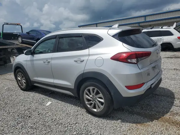 KM8J3CA45JU778914 2018 HYUNDAI TUCSON - Image 2