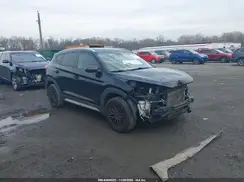 KM8J3CA45JU779738 2018 HYUNDAI TUCSON