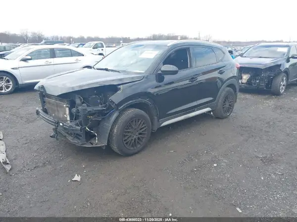 KM8J3CA45JU779738 2018 HYUNDAI TUCSON - Image 2