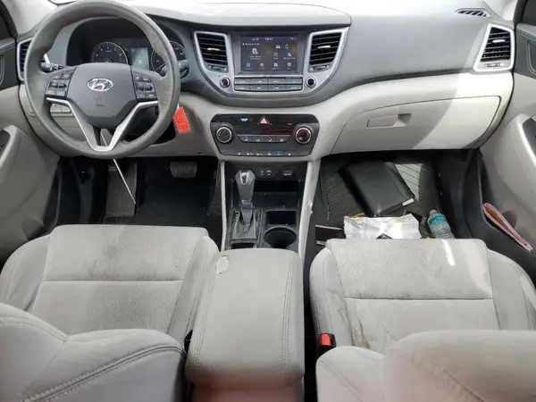 KM8J3CA45JU797687 2018 HYUNDAI TUCSON - Image 8