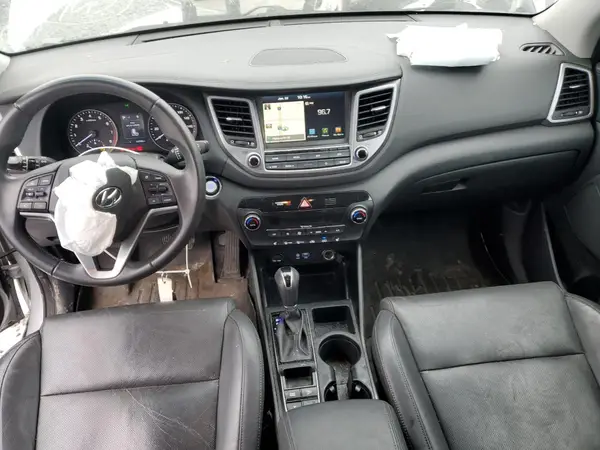 KM8J3CA45JU818134 2018 HYUNDAI TUCSON - Image 8