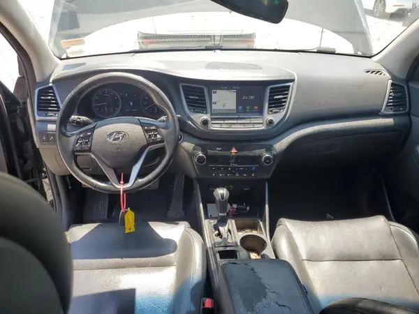KM8J3CA45JU822393 2018 HYUNDAI TUCSON - Image 8
