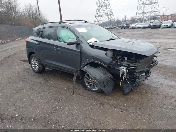 KM8J3CA45JU824127 2018 HYUNDAI TUCSON - Image 1