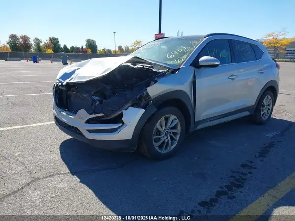 KM8J3CA45JU830560 2018 HYUNDAI TUCSON - Image 2